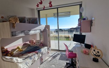 Property slide 32