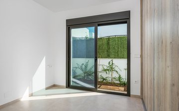 Property slide 21