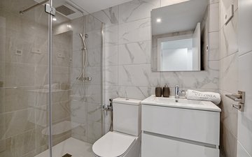 Property slide 32