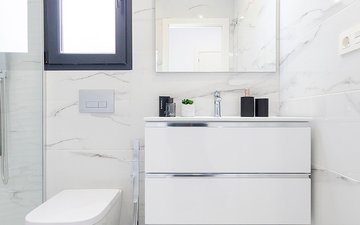 Property slide 32
