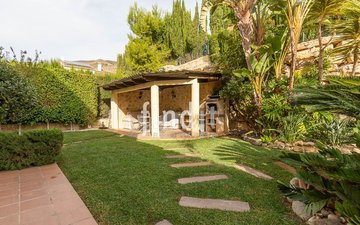 Property slide 10