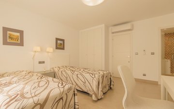 Property slide 44