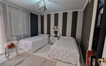 Property slide 44