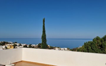 Property slide 10