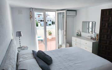 Property slide 16