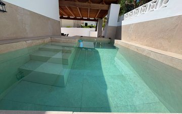 Property slide 18