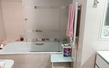 Property slide 19
