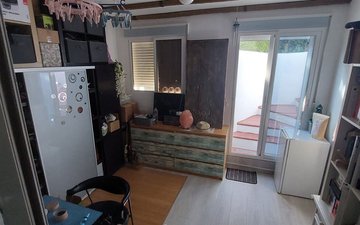 Property slide 10