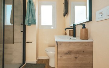 Property slide 32