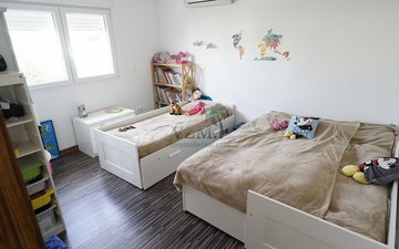 Property slide 25