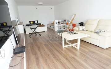 Property slide 32