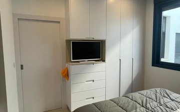 Property slide 32