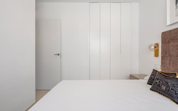 Property slide 32