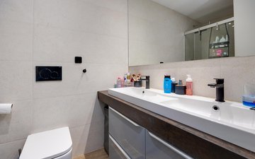Property slide 22