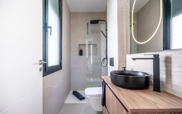 Property slide 18