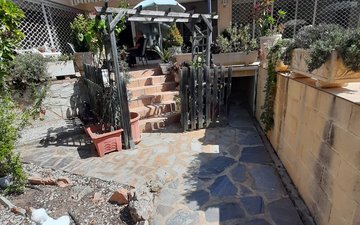 Property slide 10