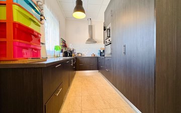 Property slide 10