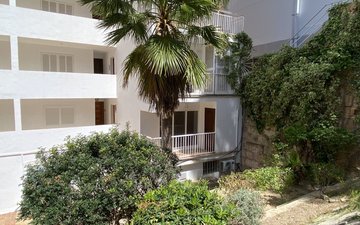 Property slide 32