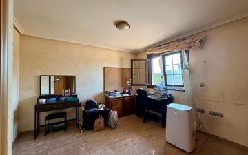 Property slide 18