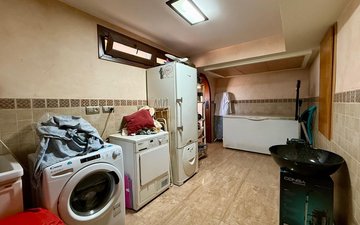 Property slide 21