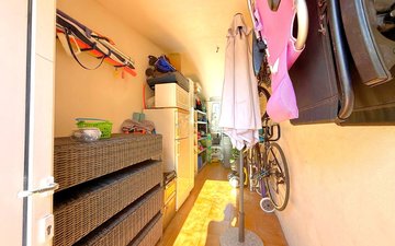 Property slide 25