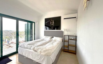 Property slide 17