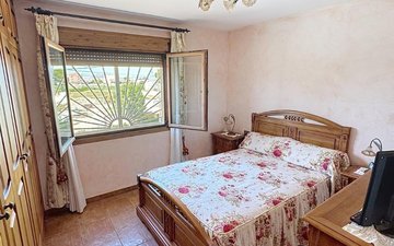 Property slide 16