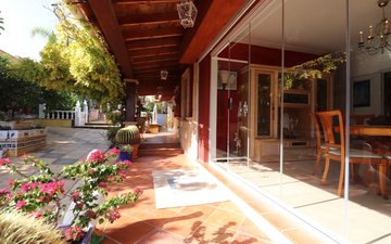 Property slide 32