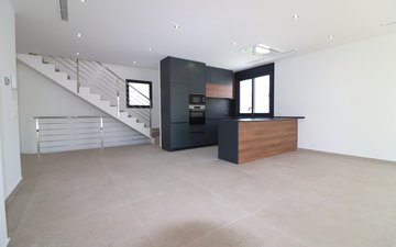 Property slide 7