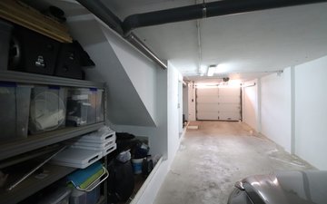 Property slide 32