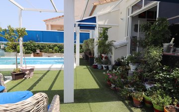 Property slide 44