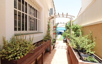 Property slide 36