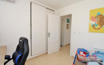 Property slide 22