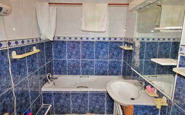 Property slide 32
