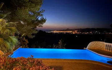 Property slide 44