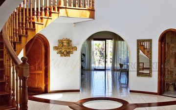 Property slide 10