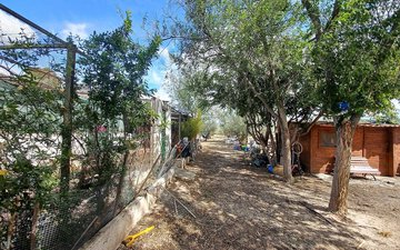 Property slide 21