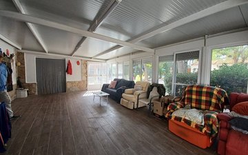 Property slide 32