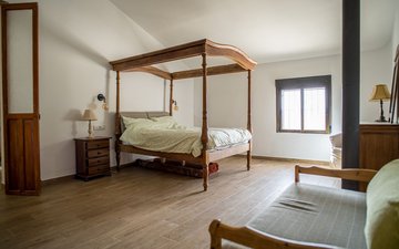 Property slide 32