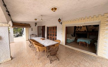 Property slide 22