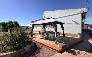Property slide 32