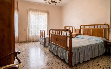 Property slide 16