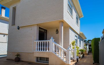 Property slide 18