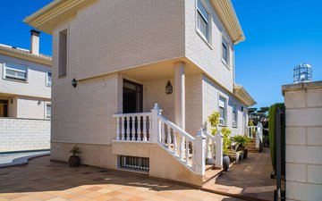 Property slide 16