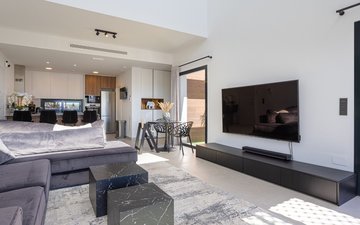 Property slide 10