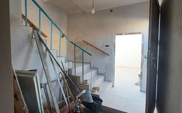 Property slide 32
