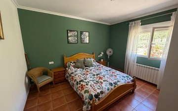 Property slide 32