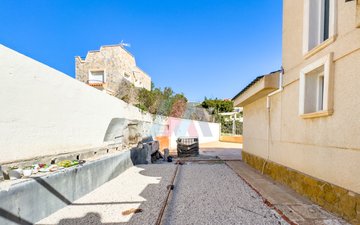 Property slide 18