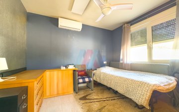 Property slide 44