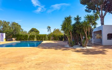 Property slide 40